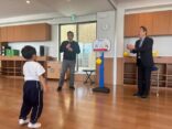 横須賀幼稚園へミニバスケットゴールとボールのセットを贈呈しました！